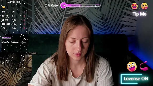 Snapshot of ChristyCrayme chatting on 05-06-26, 10:03 ChristyCrayme online show from 05-06-26, 10:03