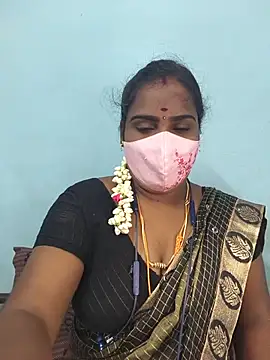 Snapshot of Tamil_riyalini12 chatting on 06-07-26, 12:54 Tamil riyalini12 online show from 06-07-26, 12:54