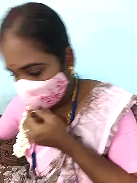 Snapshot of Tamil_riyalini12 chatting on 04-29-26, 05:11 Tamil riyalini12 online show from 04-29-26, 05:11