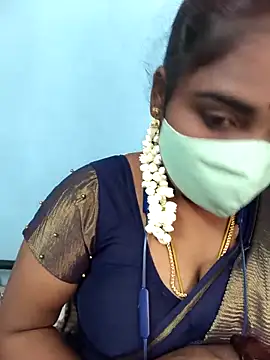 Snapshot of Tamil_riyalini12 chatting on 05-09-26, 04:10 Tamil riyalini12 online show from 05-09-26, 04:10