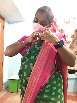 Snapshot of Tamil_riyalini12 chatting on 04-18-26, 04:15 Tamil riyalini12 online show from 04-18-26, 04:15