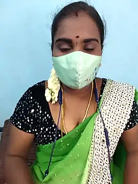 Snapshot of Tamil_riyalini12 chatting on 05-08-26, 01:37 Tamil riyalini12 online show from 05-08-26, 01:37