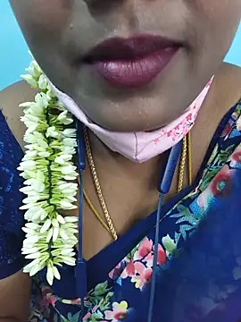 Snapshot of Tamil_riyalini12 chatting on 05-17-26, 06:24 Tamil riyalini12 online show from 05-17-26, 06:24