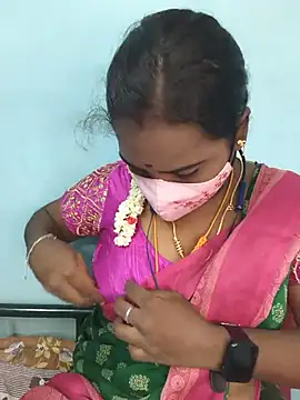 Snapshot of Tamil_riyalini12 chatting on 06-06-26, 04:39 Tamil riyalini12 online show from 06-06-26, 04:39