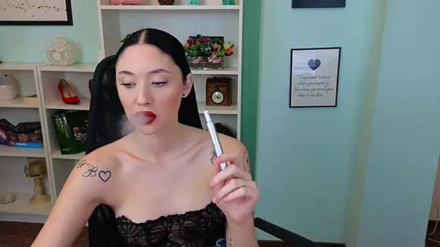 Snapshot of Ivanna__Rose chatting on 10-17-25, 05:37 Ivanna  Rose online show from 10-17-25, 05:37