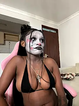 Snapshot of Lil-shawrie chatting on 10-02-25, 12:19 Lil-shawrie online show from 10-02-25, 12:19