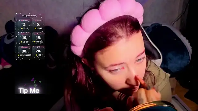 Snapshot of Mini_Lady1 chatting on 02-21-26, 09:55 Mini Lady1 online show from 02-21-26, 09:55