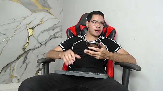 Snapshot of JulianSaintt chatting on 03-03-26, 07:54 JulianSaintt online show from 03-03-26, 07:54