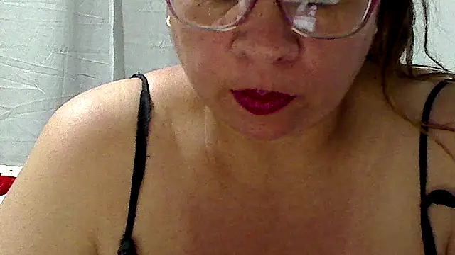 Snapshot of luciana69hot chatting on 09-11-25, 03:34 luciana69hot online show from 09-11-25, 03:34