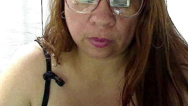 Snapshot of luciana69hot chatting on 05-11-26, 10:51 luciana69hot online show from 05-11-26, 10:51
