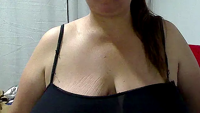 Snapshot of luciana69hot chatting on 04-23-26, 05:03 luciana69hot online show from 04-23-26, 05:03