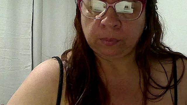 Snapshot of luciana69hot chatting on 04-21-26, 03:02 luciana69hot online show from 04-21-26, 03:02