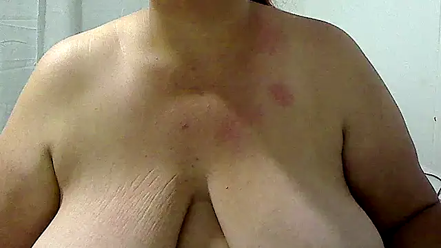 Snapshot of luciana69hot chatting on 05-05-26, 04:32 luciana69hot online show from 05-05-26, 04:32