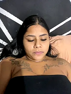 Snapshot of tigresa865 chatting on 10-19-25, 03:42 tigresa865 online show from 10-19-25, 03:42