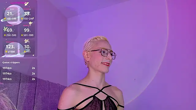 liiamluna  online show from 03-30-26, 09:33