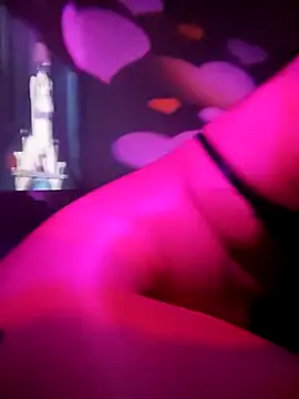 Snapshot of YourDevilGirl_ chatting on 12-14-25, 10:21 YourDevilGirl online show from 12-14-25, 10:21