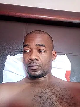 Snapshot of delacream1 chatting on 11-28-25, 05:07 delacream1 online show from 11-28-25, 05:07