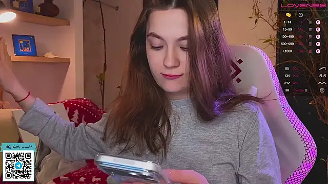 mia here online show from 12-20-25, 12:08