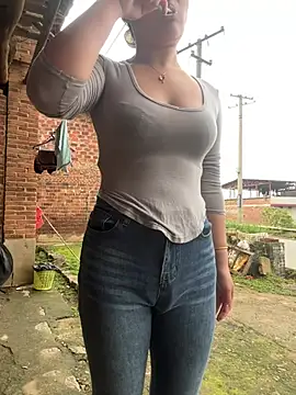 chenyu0308 online show from 04-04-26, 12:06