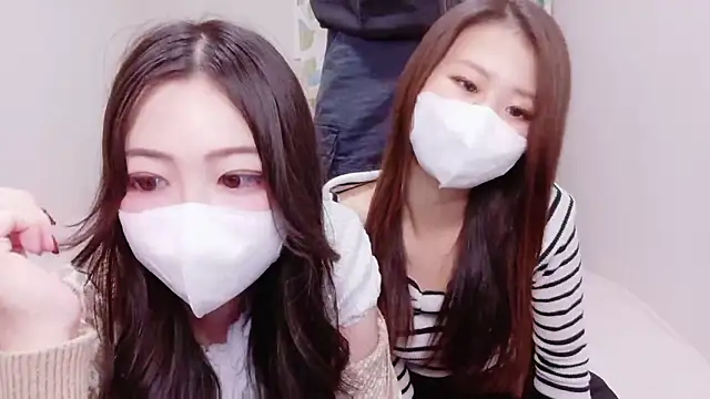 Snapshot of SUI-Strong chatting on 10-04-25, 12:39 SUI-Strong online show from 10-04-25, 12:39