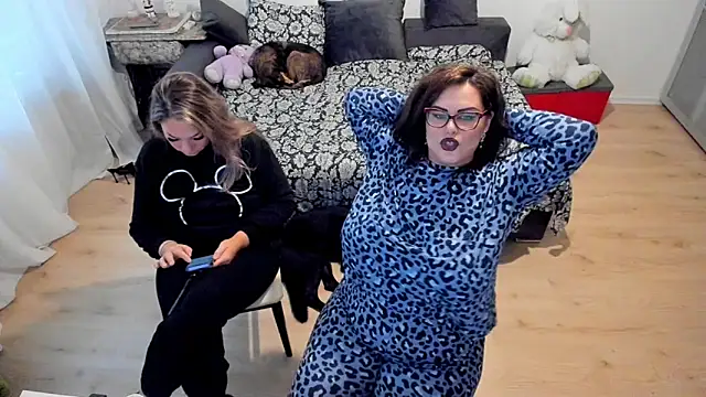 Snapshot of Squirt_Kimm chatting on 10-03-25, 11:56 Squirt Kimm online show from 10-03-25, 11:56