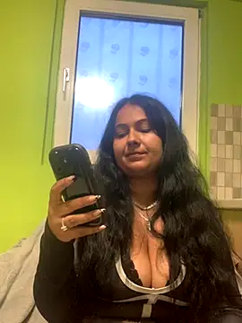 Melissa10 online show from 11-20-25, 03:12