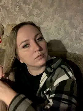 Snapshot of hotsteacher chatting on 10-27-25, 12:22 hotsteacher online show from 10-27-25, 12:22