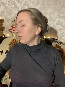 hotsteacher online show from 12-22-25, 04:12