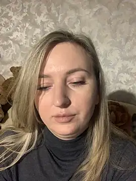 hotsteacher online show from 12-20-25, 02:03