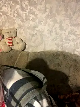 hotsteacher online show from 11-21-25, 03:27