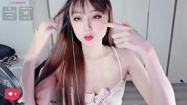 OwQoll online show from 09-11-25, 01:49