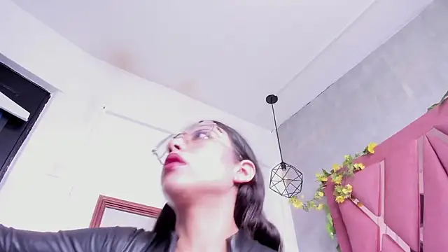 viollettaa  online show from 01-10-26, 07:09