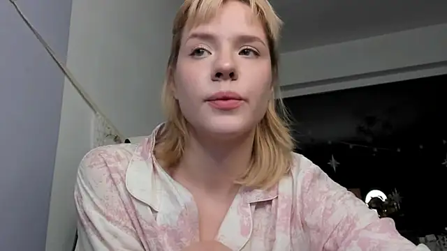 Snapshot of _CuteAsFuck_ chatting on 10-12-25, 01:12 CuteAsFuck online show from 10-12-25, 01:12