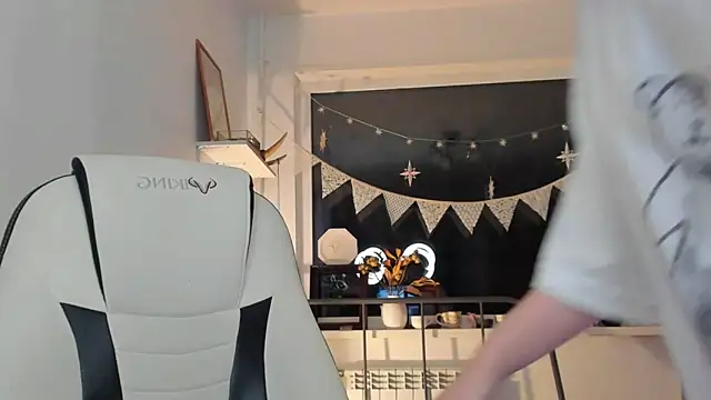 Snapshot of _CuteAsFuck_ chatting on 10-29-25, 02:27 CuteAsFuck online show from 10-29-25, 02:27