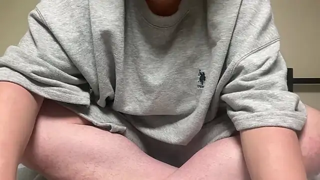 Snapshot of Yuta20002 chatting on 10-27-25, 04:41 Yuta20002 online show from 10-27-25, 04:41