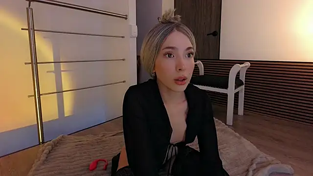 Snapshot of Lili_Cherry chatting on 02-18-26, 11:01 Lili Cherry online show from 02-18-26, 11:01