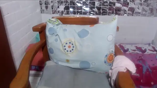 rose-crystal online show from 12-15-25, 01:17