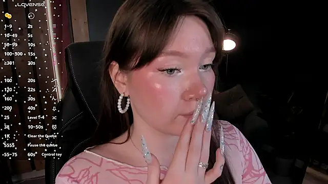 Ash Hasmy online show from 12-17-25, 12:21