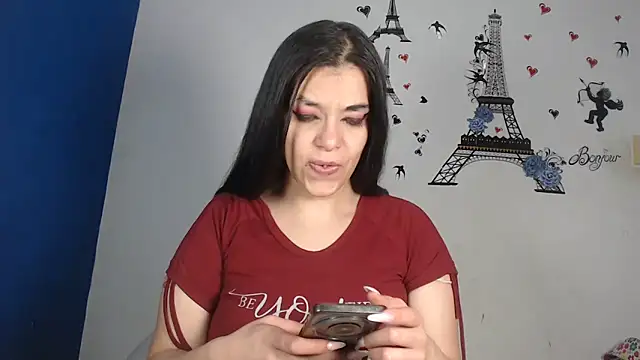 Snapshot of IVONNE_SEX chatting on 09-24-25, 08:37 IVONNE SEX online show from 09-24-25, 08:37