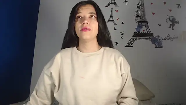 Snapshot of IVONNE_SEX chatting on 10-10-25, 09:15 IVONNE SEX online show from 10-10-25, 09:15
