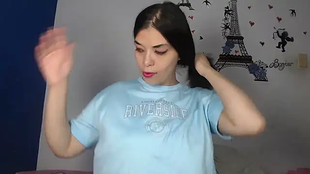 Snapshot of IVONNE_SEX chatting on 09-10-25, 01:59 IVONNE SEX online show from 09-10-25, 01:59