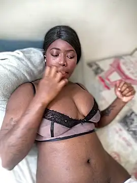 Alexia 24 online show from 11-22-25, 04:17