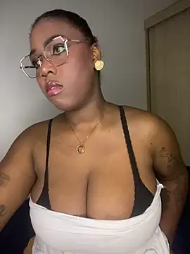 Snapshot of Alexia_24 chatting on 05-25-26, 11:14 Alexia 24 online show from 05-25-26, 11:14
