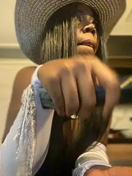 Alexia 24 online show from 11-01-25, 03:35