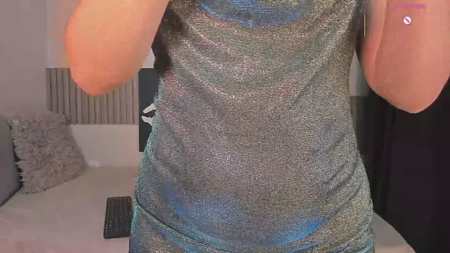 Snapshot of Hailey-Fox chatting on 02-12-26, 01:33 Hailey-Fox online show from 02-12-26, 01:33