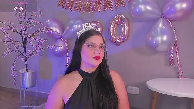 Snapshot of Hailey-Fox chatting on 06-06-26, 10:37 Hailey-Fox online show from 06-06-26, 10:37
