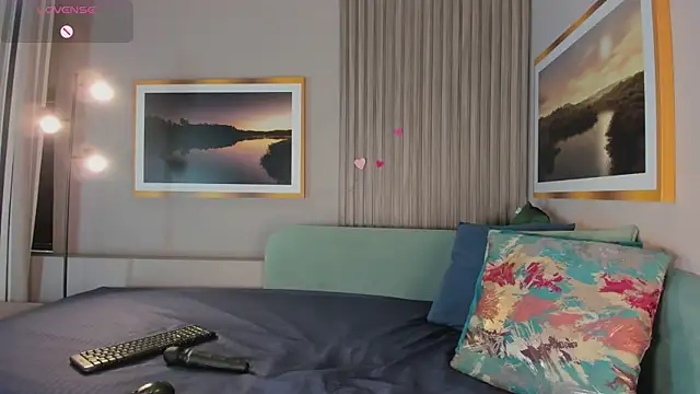 Snapshot of Hailey-Fox chatting on 02-07-26, 01:41 Hailey-Fox online show from 02-07-26, 01:41