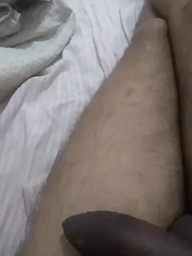 GuilhermeYuree online show from 09-28-25, 07:59