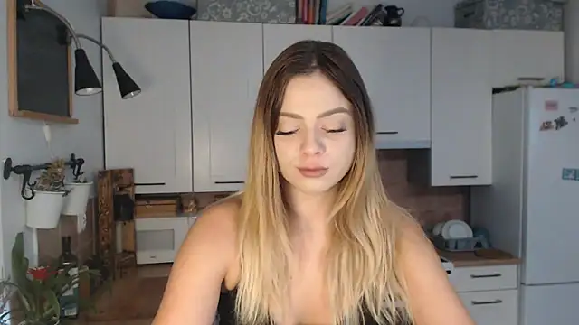 BuffyxLUST online show from 10-06-25, 07:42