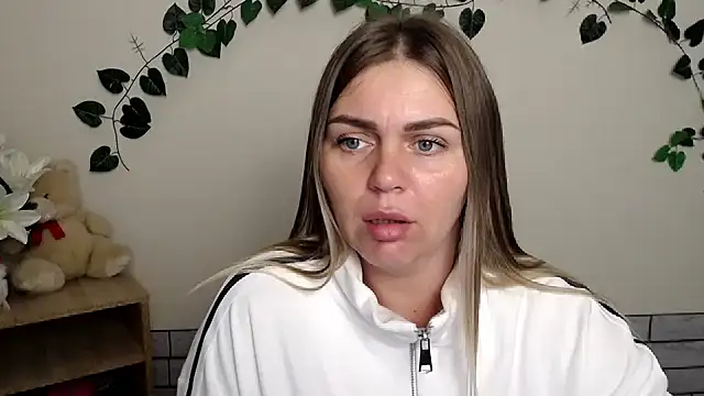 Snapshot of Magic_Katarina_ chatting on 10-13-25, 07:10 Magic Katarina online show from 10-13-25, 07:10